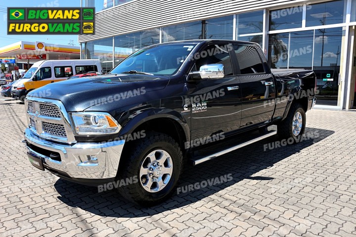 Galeria de fotos - RAM 2017 Laramie 2500 CD 4x4 Cinza (BIG-9G79)