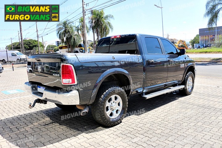 Galeria de fotos - RAM 2017 Laramie 2500 CD 4x4 Cinza (BIG-9G79)