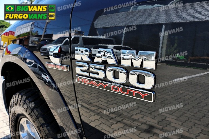 Galeria de fotos - RAM 2017 Laramie 2500 CD 4x4 Cinza (BIG-9G79)